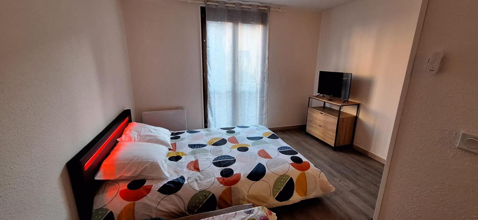 Grand Studio Confortable Jusqu'A 4 Personnes 디뉴레뱅 외부 사진