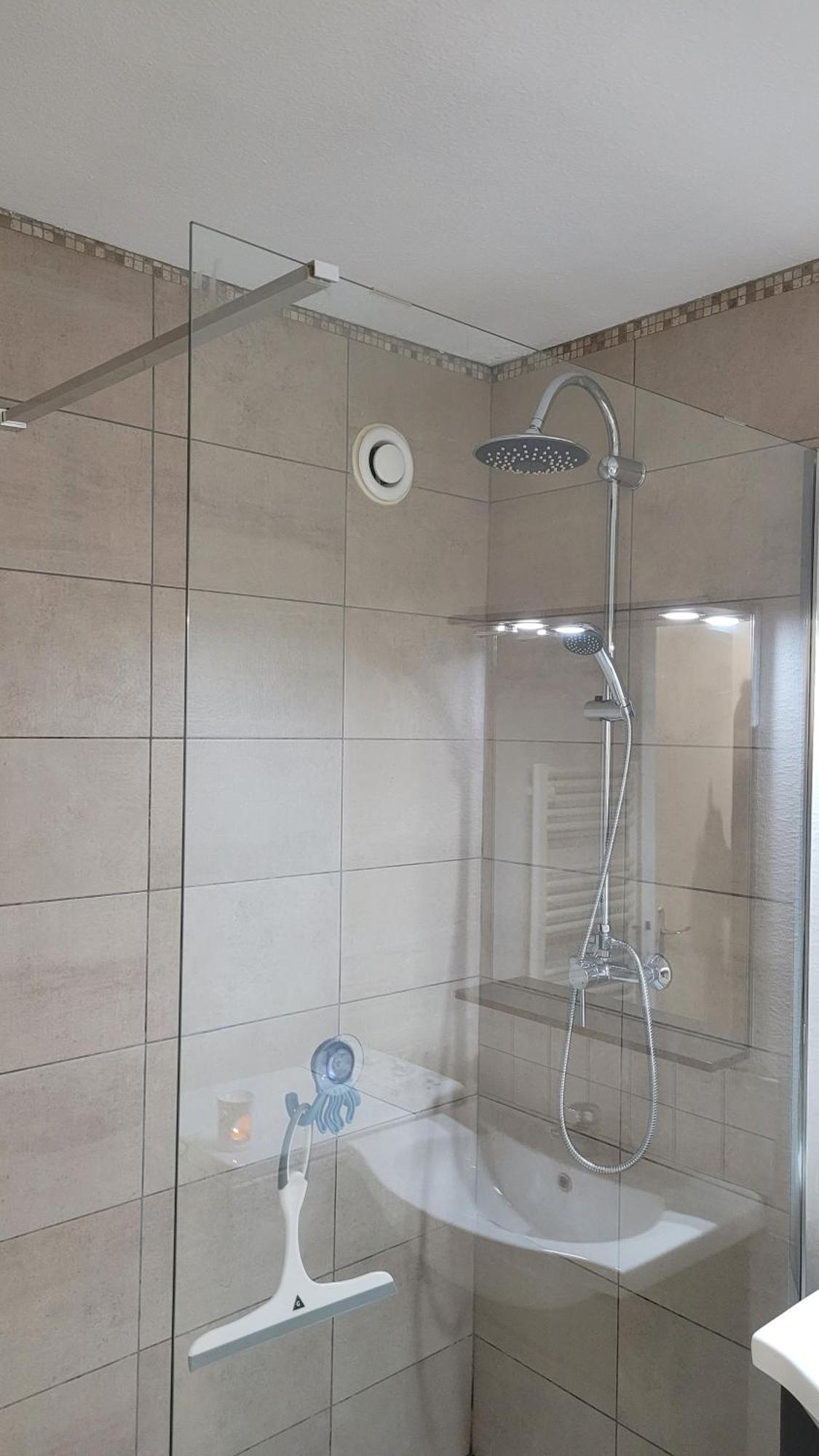 Grand Studio Confortable Jusqu'A 4 Personnes 디뉴레뱅 외부 사진